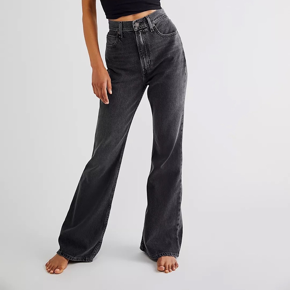 NWT LEVI’S 70'S HIGH RISE FLARE WOMEN'S JEANS - Picture 2 of 7